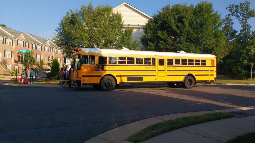 шкільний автобус США